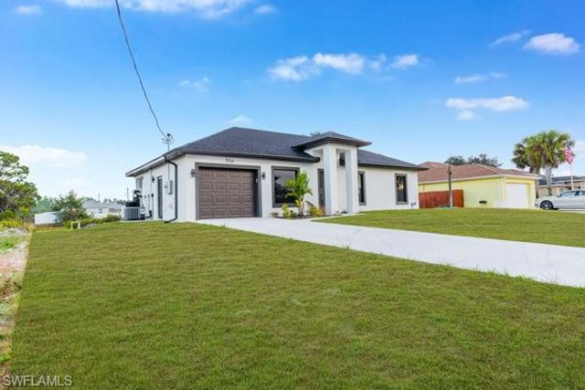 556 Woodview DR, Lehigh Acres, FL 33972