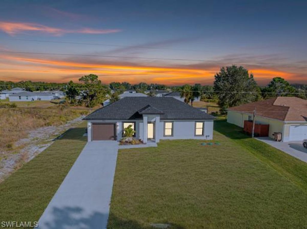 556 Woodview DR, Lehigh Acres, FL 33972