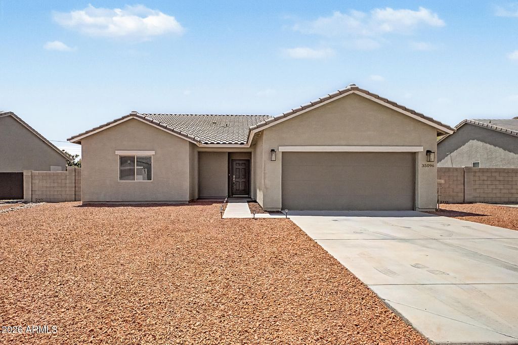 35096 N PALM Drive, San Tan Valley, AZ 85140