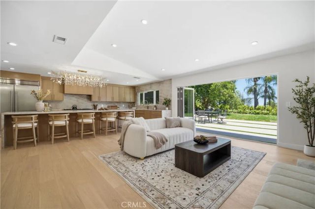 5932 Pat Avenue, Woodland Hills, CA 91367