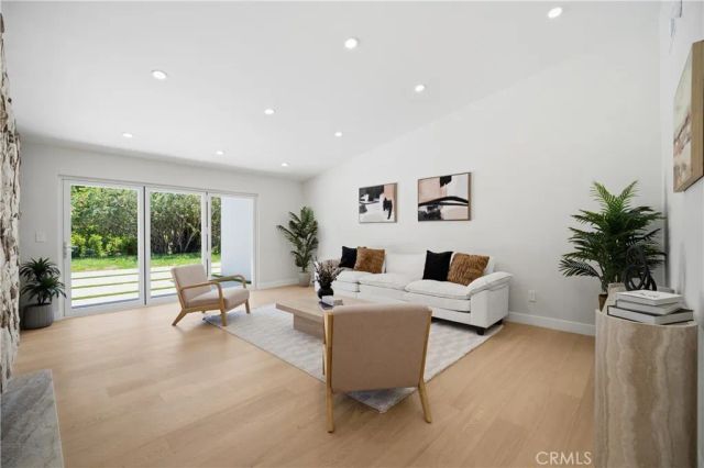 5932 Pat Avenue, Woodland Hills, CA 91367