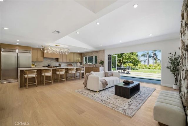 5932 Pat Avenue, Woodland Hills, CA 91367