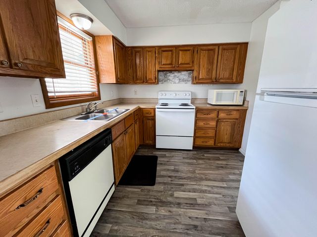 6 Akokisa Drive, Cherokee Village, AR 72525
