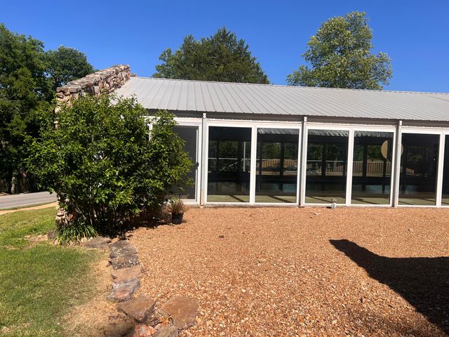 6 Akokisa Drive, Cherokee Village, AR 72525