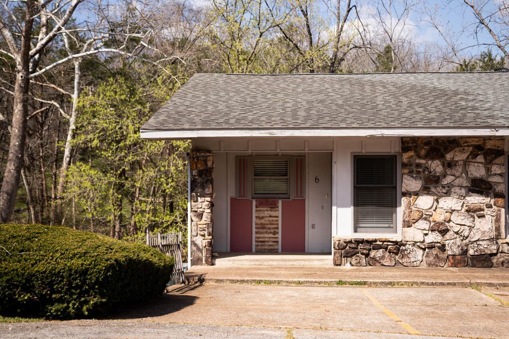 6 Akokisa Drive, Cherokee Village, AR 72525