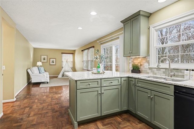 921 Basswood Dr, Webster, NY 14580