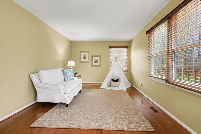921 Basswood Dr, Webster, NY 14580