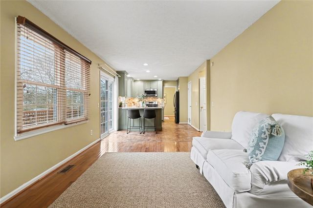 921 Basswood Dr, Webster, NY 14580