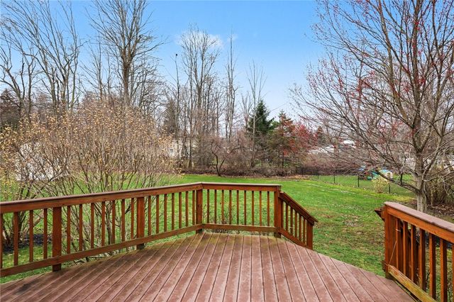 921 Basswood Dr, Webster, NY 14580