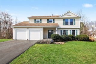921 Basswood Dr, Webster, NY 14580