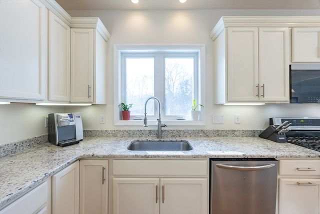 1194 Sharps Lot Road, Swansea, MA 02777