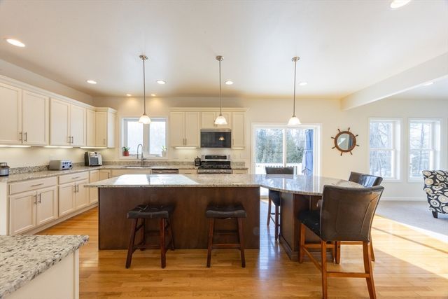 1194 Sharps Lot Road, Swansea, MA 02777