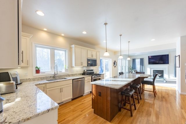 1194 Sharps Lot Road, Swansea, MA 02777