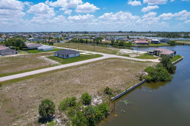 904 NW 12th Avenue, Cape Coral, FL 33993