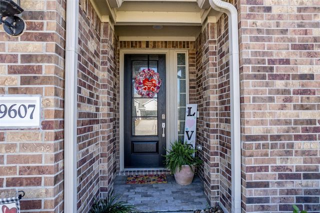 9607 Sterling Arbor Drive, Baytown, TX 77521