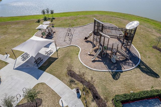 9607 Sterling Arbor Drive, Baytown, TX 77521