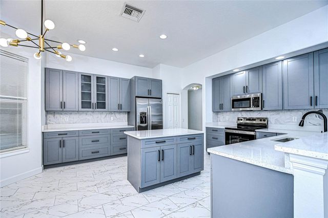 5103 ASHCREST COURT, Tampa, FL 33647