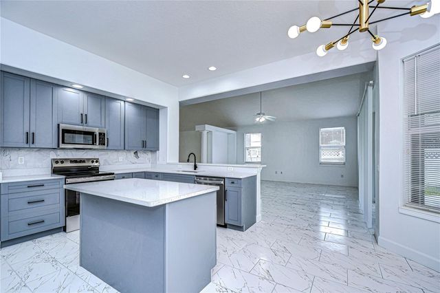 5103 ASHCREST COURT, Tampa, FL 33647