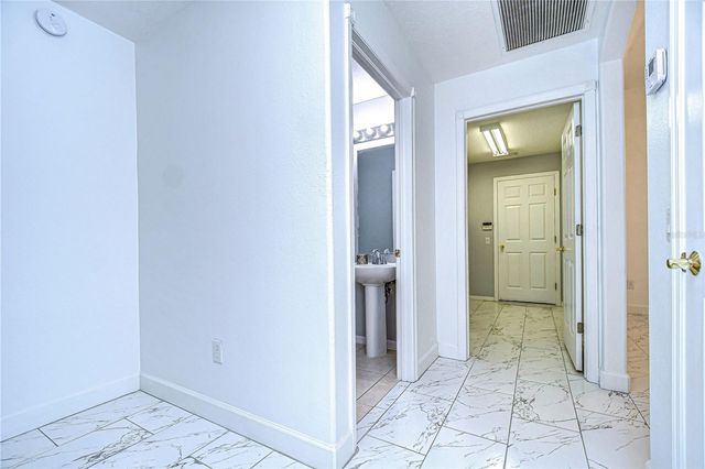 5103 ASHCREST COURT, Tampa, FL 33647