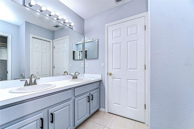 5103 ASHCREST COURT, Tampa, FL 33647