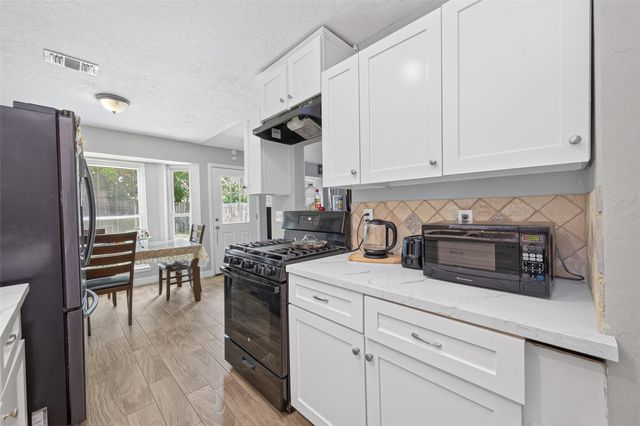 10915 Clear Fork Drive, Humble, TX 77396