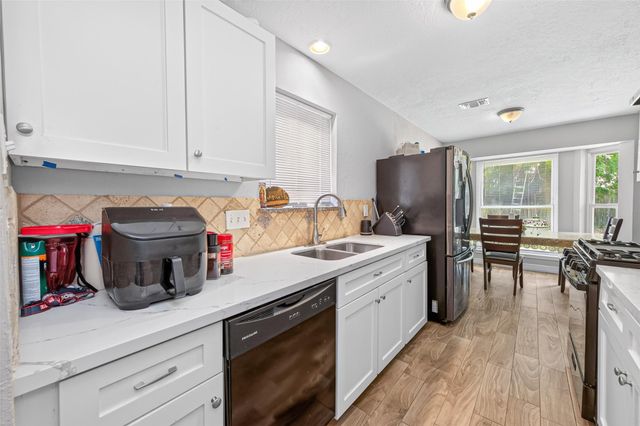 10915 Clear Fork Drive, Humble, TX 77396