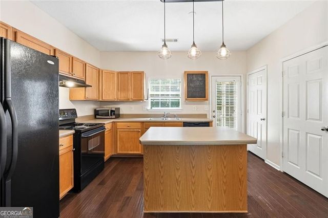 2086 Del Lago Circle, Kennesaw, GA 30152