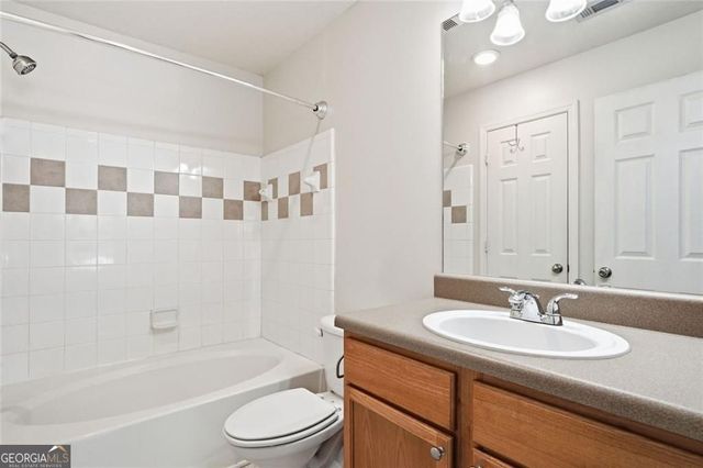 2086 Del Lago Circle, Kennesaw, GA 30152