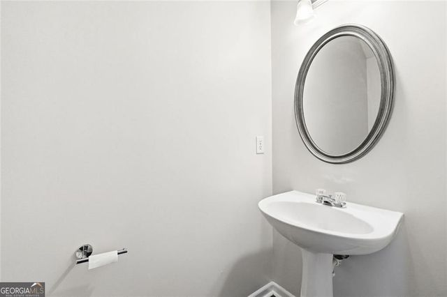2086 Del Lago Circle, Kennesaw, GA 30152