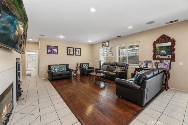 12927 Osprey Street, Eastvale, CA 92880