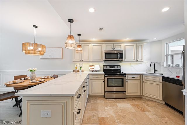 190 Pebble Beach BLVD 202, Naples, FL 34113