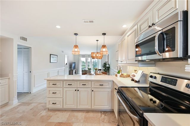 190 Pebble Beach BLVD 202, Naples, FL 34113