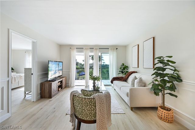 190 Pebble Beach BLVD 202, Naples, FL 34113