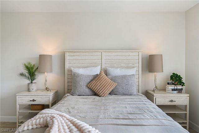 190 Pebble Beach BLVD 202, Naples, FL 34113