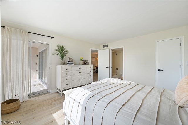 190 Pebble Beach BLVD 202, Naples, FL 34113