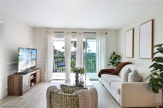 190 Pebble Beach BLVD 202, Naples, FL 34113