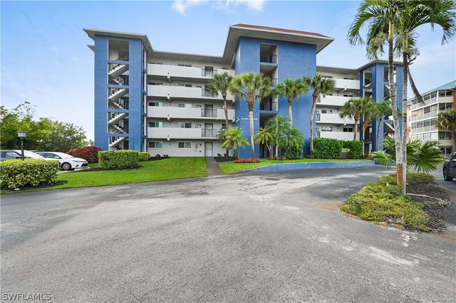 190 Pebble Beach BLVD 202, Naples, FL 34113