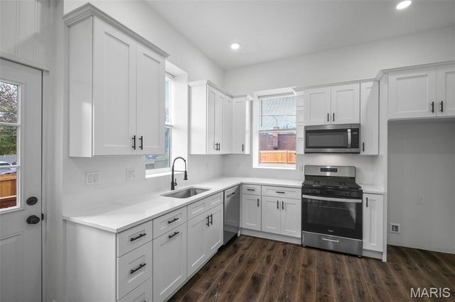 6827 Minnesota Avenue, St Louis, MO 63111