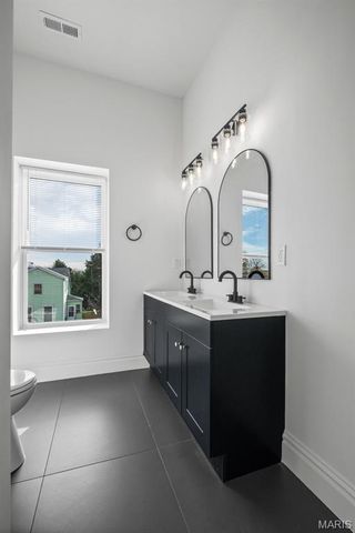 6827 Minnesota Avenue, St Louis, MO 63111