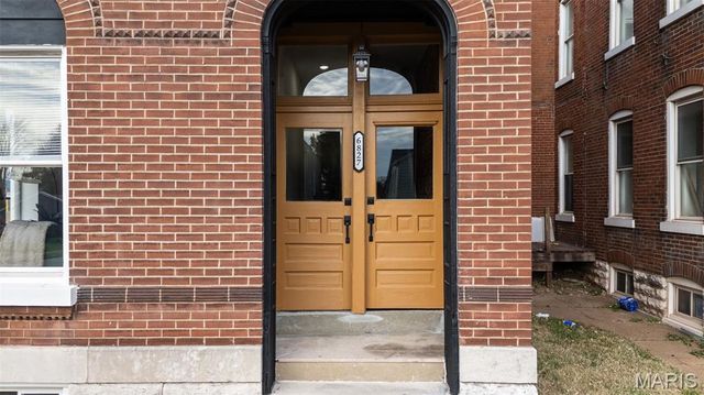 6827 Minnesota Avenue, St Louis, MO 63111