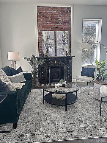 6827 Minnesota Avenue, St Louis, MO 63111