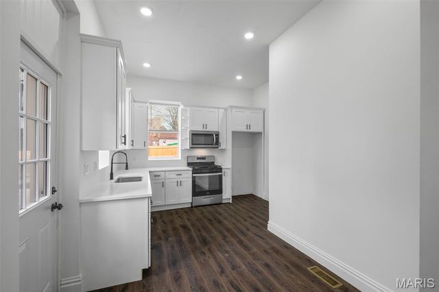 6827 Minnesota Avenue, St Louis, MO 63111