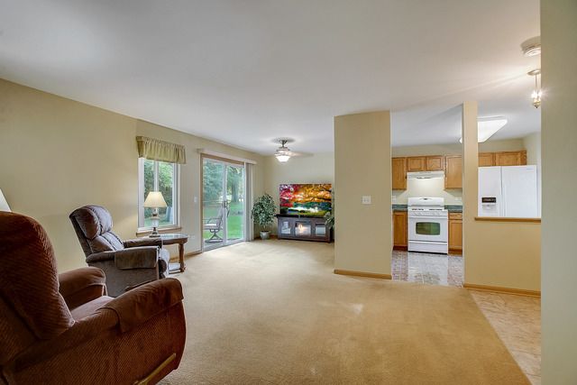 2314 Woodside Drive 34-C-2, Carpentersville, IL 60110