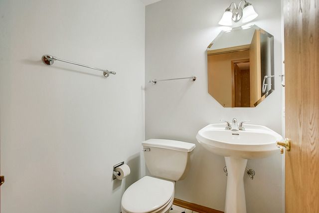 2314 Woodside Drive 34-C-2, Carpentersville, IL 60110