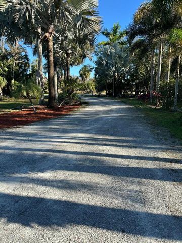 16684 62nd Road N, The Acreage, FL 33470