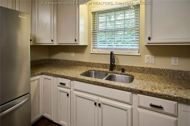4926 Dempsey Drive, Charleston, WV 25313