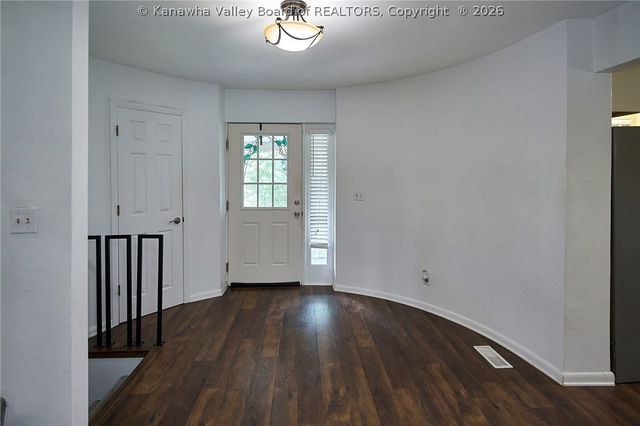 4926 Dempsey Drive, Charleston, WV 25313
