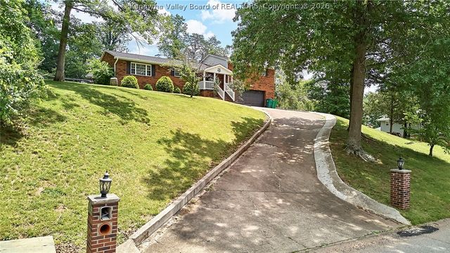 4926 Dempsey Drive, Charleston, WV 25313