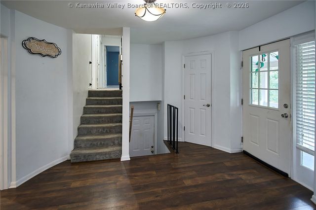 4926 Dempsey Drive, Charleston, WV 25313