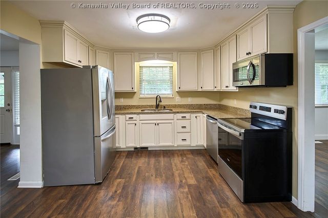4926 Dempsey Drive, Charleston, WV 25313
